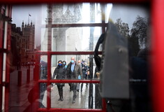 Βρετανία: Το νέο στέλεχος του κορωνοϊού ήταν «εκτός ελέγχου», λέει ο υπουργός Υγείας