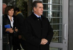 Πήγα με το κουστούμι και κατέληξα στη φυλακή