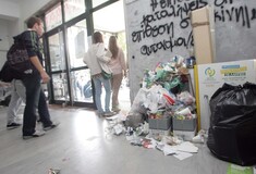 Φοιτητής κάνει φιλμάκι την άθλια κατάσταση του ΑΠΘ