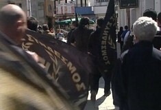 300 χιλιάδες ευρώ ζητά από βουλευτή η Χ.Α.