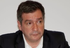 Ο Καμίνης ξήλωσε σχεδόν όλη την υπηρεσία του ληξιαρχείου του Δήμου
