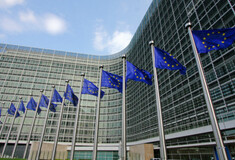 "Αποστάσεις" παίρνει η Κομισιόν από την απόφαση του Eurogroup