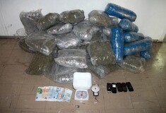 Συνελήφθησαν επτά αστυνομικοί για συμμετοχή σε διακίνηση ναρκωτικών