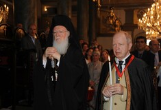 «Αφερέγγυοι εταίροι και εγχώριοι κουκουλοφόροι»