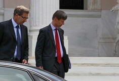 FT: «Σπρώχνουν την Ελλάδα σε στάση πληρωμών την επόμενη εβδομάδα»
