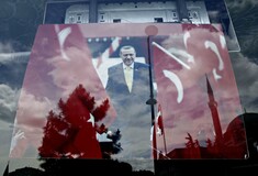 Τούρκος αρθρογράφος απολύθηκε γιατί έγραψε μήνυμα στο Τwitter κατά του Ερντογάν