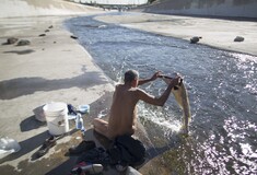 Οι άστεγοι που ζουν δίπλα στο ποτάμι του Λος Άντζελες. ''Ενας κόσμος χωριστά