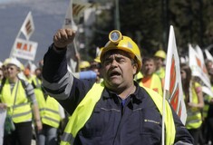 Στη Βουλή έφθασαν οι μεταλλωρύχοι