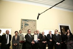 Η ΕΣΗΕΑ απεργεί αλλά η ΕΤ-1 μεταδίδει ΕΤ-3 και καλύπτει τον Ολάντ