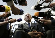 Ο Σόιμπλε θέτει και πάλι θέμα εξόδου από το ευρώ