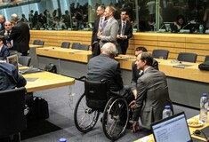 Σόιμπλε: Διαγραφή χρέους εντός ευρώ δεν γίνεται