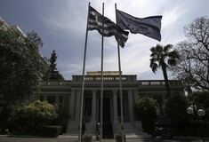 Financial Times: «Τake it or leave it» η συνταγή για τους Έλληνες