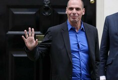 Εγκαταλείπει η κυβέρνηση το αίτημα για διαγραφή του χρέους
