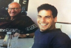 «Τον χτυπούν γιατί είναι άξιος», δηλώνει ο πατέρας του Γιάνη Βαρουφάκη