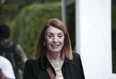 Συμβόλαια «πολιτικού bullying» σε βάρος της καταγγέλλει η Χριστοδουλοπούλου