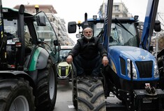 Αγρότες απειλούν να αποκλείσουν το αεροδρόμιο Μακεδονία