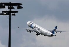 Φωτιά στο αεροσκάφος της Egypt Air λίγο πριν τη συντριβή