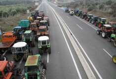 «Πολιορκία» με τρακτέρ στην κυβέρνηση