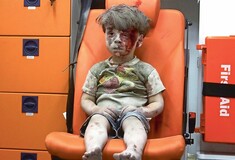 Ο αδελφός του μικρού Ομράν, πέθανε στο νοσοκομείο στο Χαλέπι