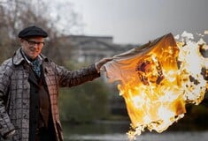Ο γιος του Malcolm McLaren θα κάψει μια συλλογή αξίας εκατομμυρίων σε ένδειξη διαμαρτυρίας για το πανκ