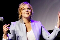 Forbes: H Amy Schumer μόλις άλωσε το τελευταίο αντρικό οχυρό της ψυχαγωγίας