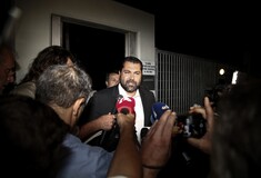 ΝΔ εναντίον κυβέρνησης: Ο Κρέτσος έστειλε στις πρεσβείες συκοφαντικό άρθρο για να προωθηθεί στα ξένα ΜΜΕ
