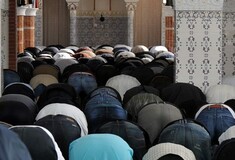 Γαλλία: Οι αρχές έκλεισαν τέσσερα τζαμιά στο Παρίσι