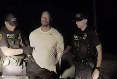 Στη δημοσιότητα βίντεο της σύλληψης του Τάιγκερ Γουντς: Ο αθλητής παραπατούσε και δεν μπορούσε καν να μιλήσει