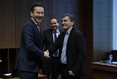 Έκτακτη πολυμερής σύσκεψη των θεσμών με τον Τσακαλώτο πριν το Eurogroup