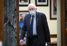 Μπέρνι Σάντερς κατά Τζεφ Μπέζος: «Έγινε πλουσιότερος κατά 78 δισ. δολάρια ενώ άλλοι παλεύουν να επιβιώσουν»