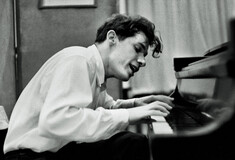 Glenn Gould: Ο μεγάλος πιανίστας που γεννήθηκε σαν σήμερα το 1932