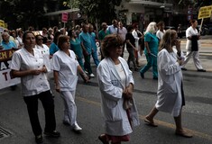 Στάση εργασίας γιατρών και νοσηλευτών: Δεν υποκύπτουμε στους εκβιασμούς της κυβέρνησης