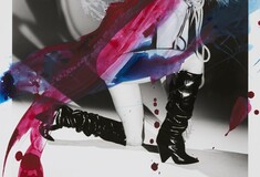 H μούσα του YSL μένει γυμνή μπροστά στο φακό του Αράκι (ΝSFW)