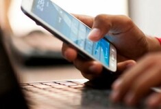 Τι συμβαίνει με τα ενοχλητικά πενταψήφια και τις παράνομες χρεώσεις στην Ελλάδα και τι μπορεί να κάνει ο καταναλωτής