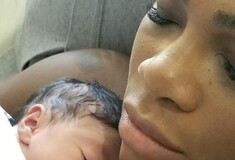 Η Σερένα Γουίλιαμς αποκάλυψε με μια selfie την κόρη της και εξομολογήθηκε πως είχε επιπλοκές με τη γέννα