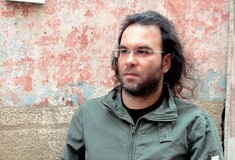 «Καλησπέρα, είμαι η εγγονή του Στάλιν. Με κυνηγάει ο Πούτιν να με σκοτώσει. Πρέπει να με βοηθήσετε»