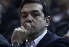 Ο Τσίπρας συγκαλεί σύσκεψη για τη ρύπανση, σχεδόν έξι ημέρες μετά το ναυάγιο