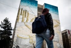 Απαράδεκτος «τουρισμός της κρίσης» από τη Guardian - Προσφέρει πακέτο διακοπών για να δείξει φτώχεια και πρόσφυγες στην Ελλάδα