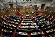 Αποχώρησαν όλα τα κόμματα της αντιπολίτευσης από την Προανακριτική για τη Novartis