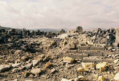 Οι βομβαρδισμοί των Τούρκων στο Αφρίν κατέστρεψαν αρχαίο ναό - ΒΙΝΤΕΟ