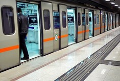 Άνδρας έπεσε στις ράγες του μετρό στη Δάφνη - Κλειστός ο σταθμός