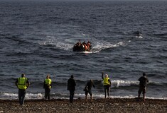 Τούρκοι αποβιβάστηκαν στις Οινούσσες και ζητούν πολιτικό άσυλο