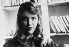 Σε δημοπρασία βγαίνουν προσωπικά αντικείμενα της Σύλβια Πλαθ