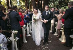 H Χίλαρι Σουάνκ αποκάλυψε τον μυστικό της γάμο με φωτογραφίες από τη ρομαντική τελετή