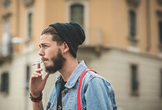 Οι άνδρες που καπνίζουν επί χρόνια κινδυνεύουν περισσότερο από Αλτσχάιμερ και άνοια