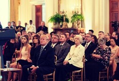 Η πρώτη δημόσια εμφάνιση της Μελάνια μετά το χειρουργείο και το όργιο φημών