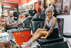 Μία οδηγός ταξί, μία tattoo artist και δύο γυναίκες δικηγόροι μιλούν για την εργασιακή ανισότητα