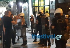 Ένταση στην πορεία για τη Μακεδονία στη Θεσσαλονίκη - Καταγγελία πολίτη για επίθεση με κοντάρι