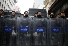 Τουρκία: Δακρυγόνα, πλαστικές σφαίρες και συλλήψεις στη διαδήλωση των «Μητέρων του Σαββάτου»