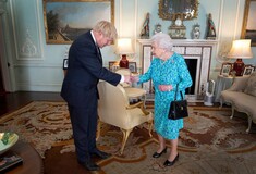 Η Βασίλισσα επικύρωσε το νόμο κατά του Brexit χωρίς συμφωνία - Μπορεί να τον αγνοήσει ο Τζόνσον;